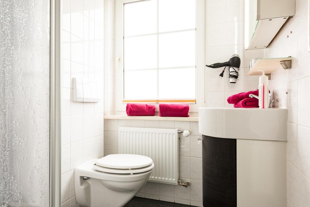 Hotel Boddenhus Garni ツィングシュト エクステリア 写真
