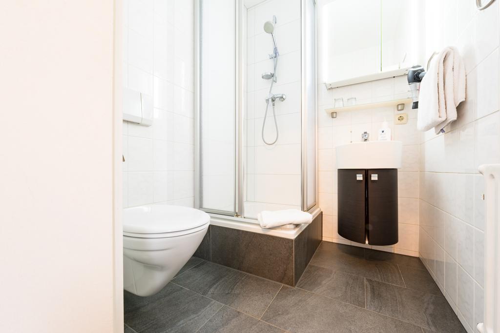 Hotel Boddenhus Garni ツィングシュト エクステリア 写真