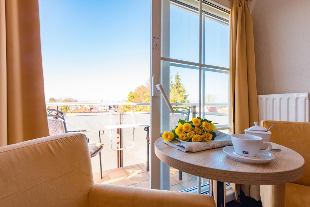 Hotel Boddenhus Garni ツィングシュト エクステリア 写真