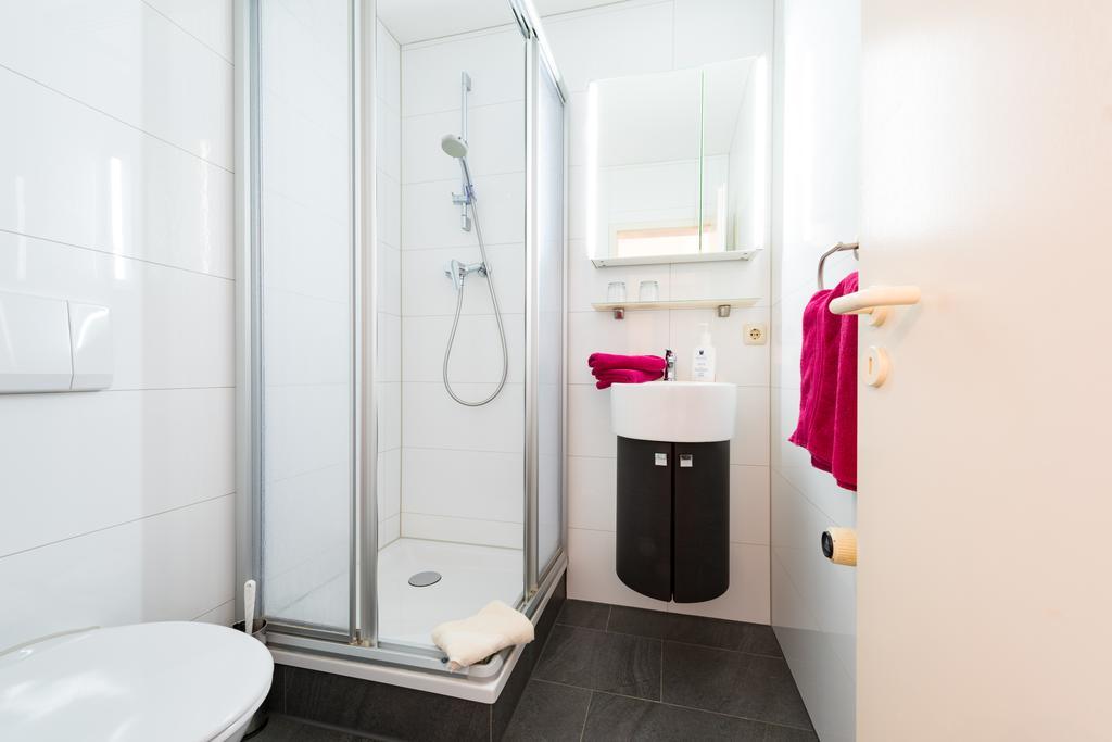 Hotel Boddenhus Garni ツィングシュト エクステリア 写真