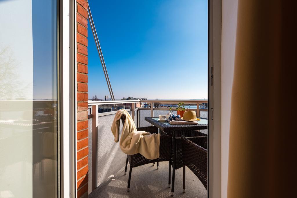 Hotel Boddenhus Garni ツィングシュト エクステリア 写真