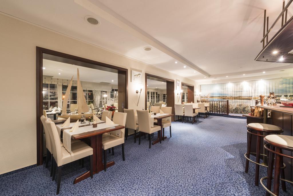 Hotel Boddenhus Garni ツィングシュト エクステリア 写真