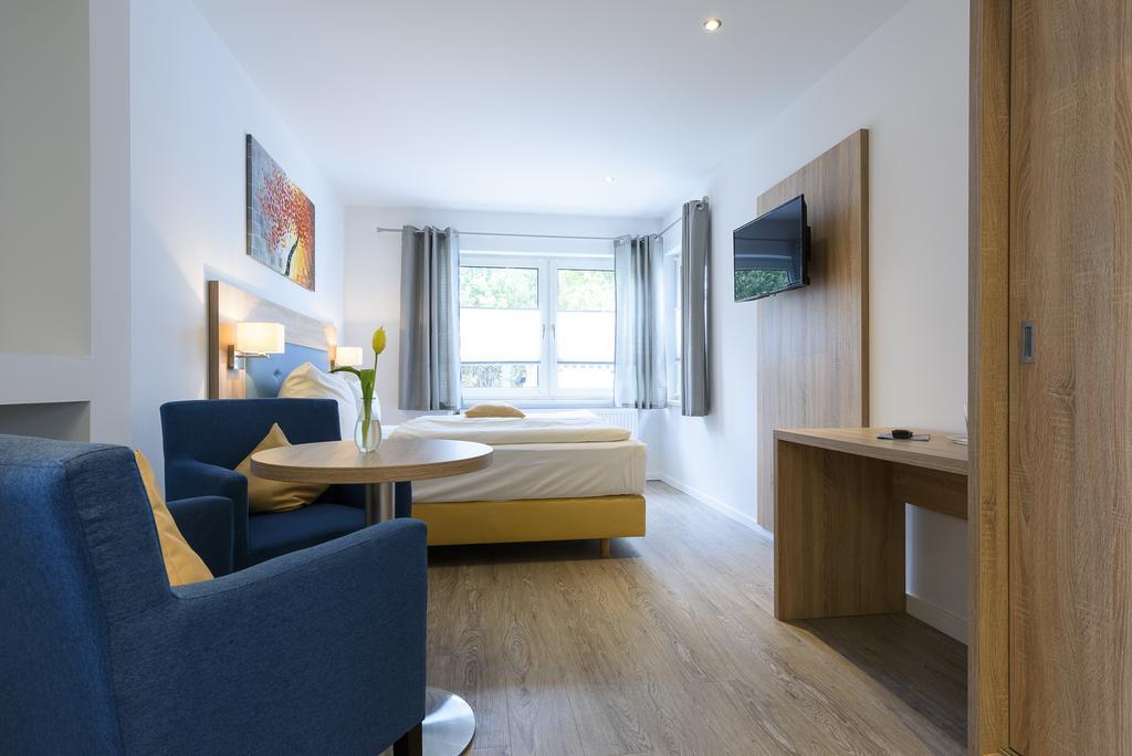 Hotel Boddenhus Garni ツィングシュト エクステリア 写真