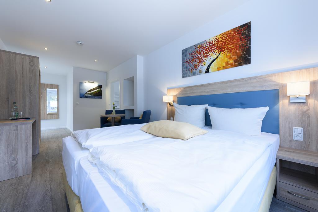 Hotel Boddenhus Garni ツィングシュト エクステリア 写真